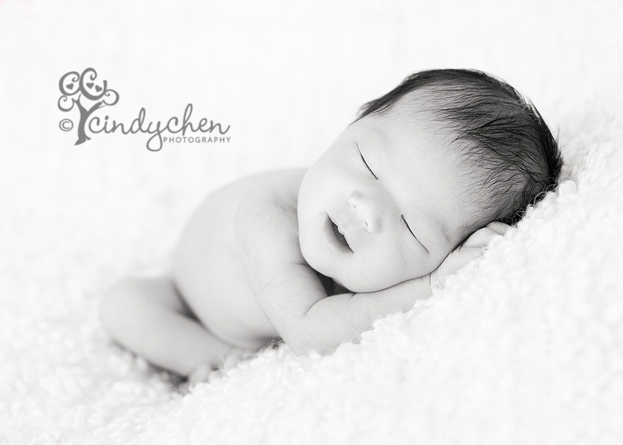 orange county newborn photographer adorable newborn baby smiling